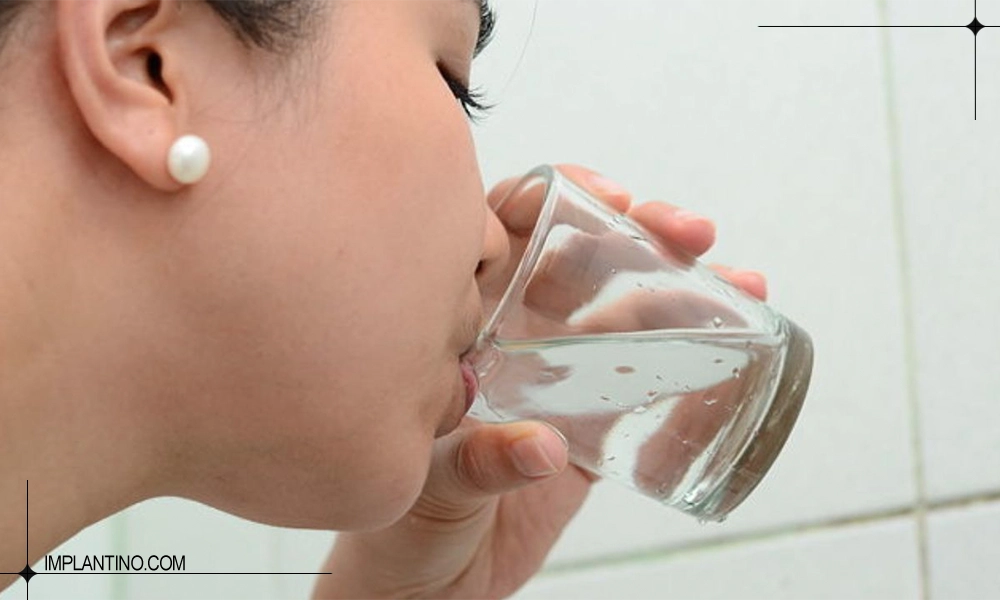 درست کردن و چرخاندن آب نمک برای دندان